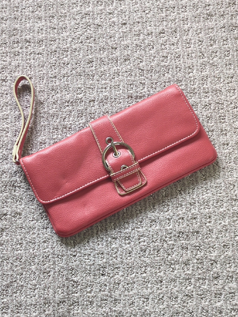 ADORABLE Vintage Y2K Watermelon Pink Buckle Bag/Wristlet w/Contrast Stitching 👛
